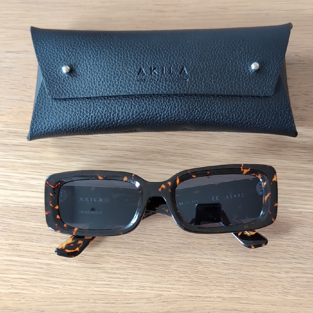 Akila Verve Tortoise Shell Sunglasses